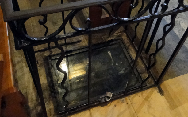 Źródło w kościele