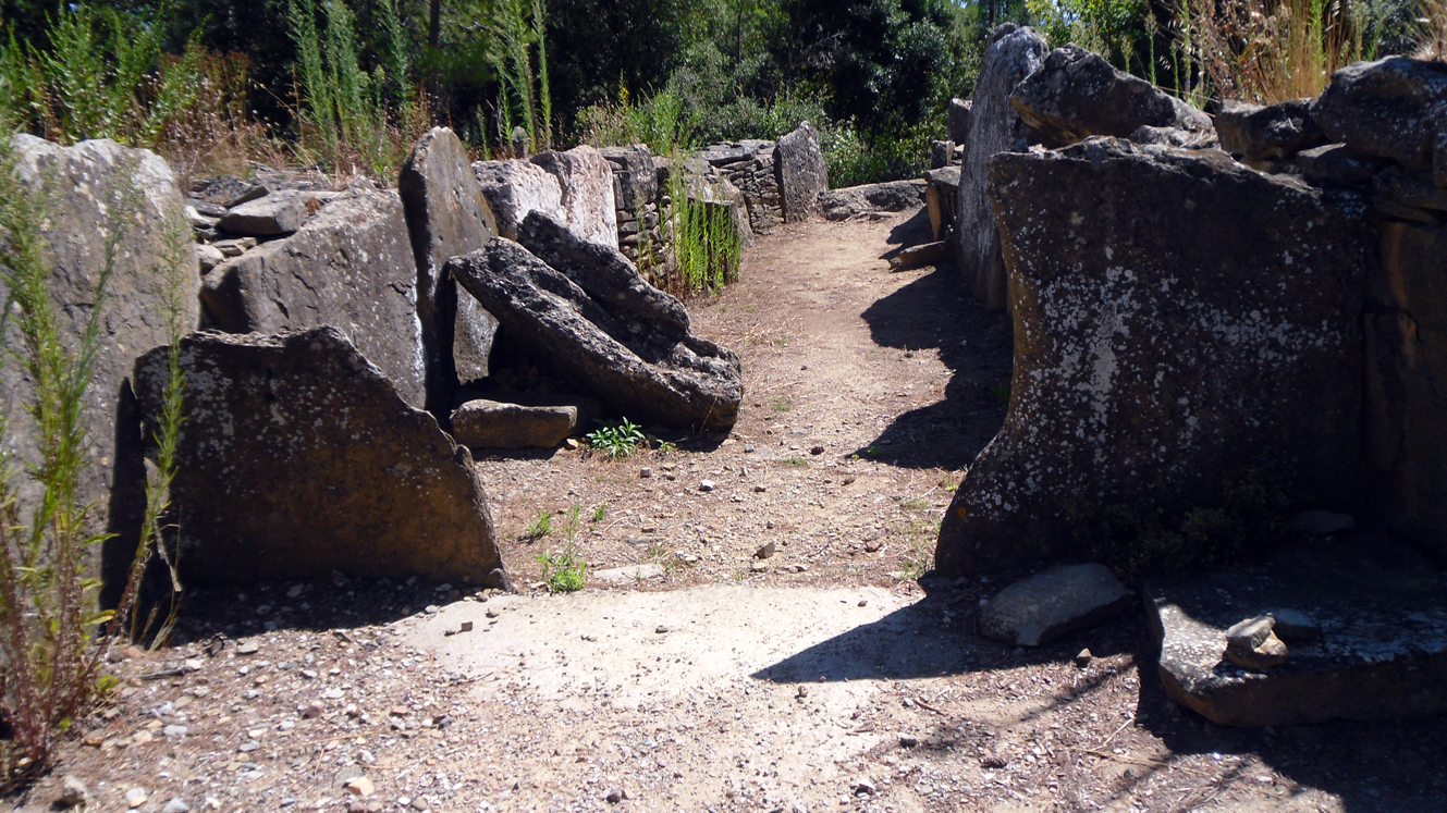 Laure-Minervois_Dolmen