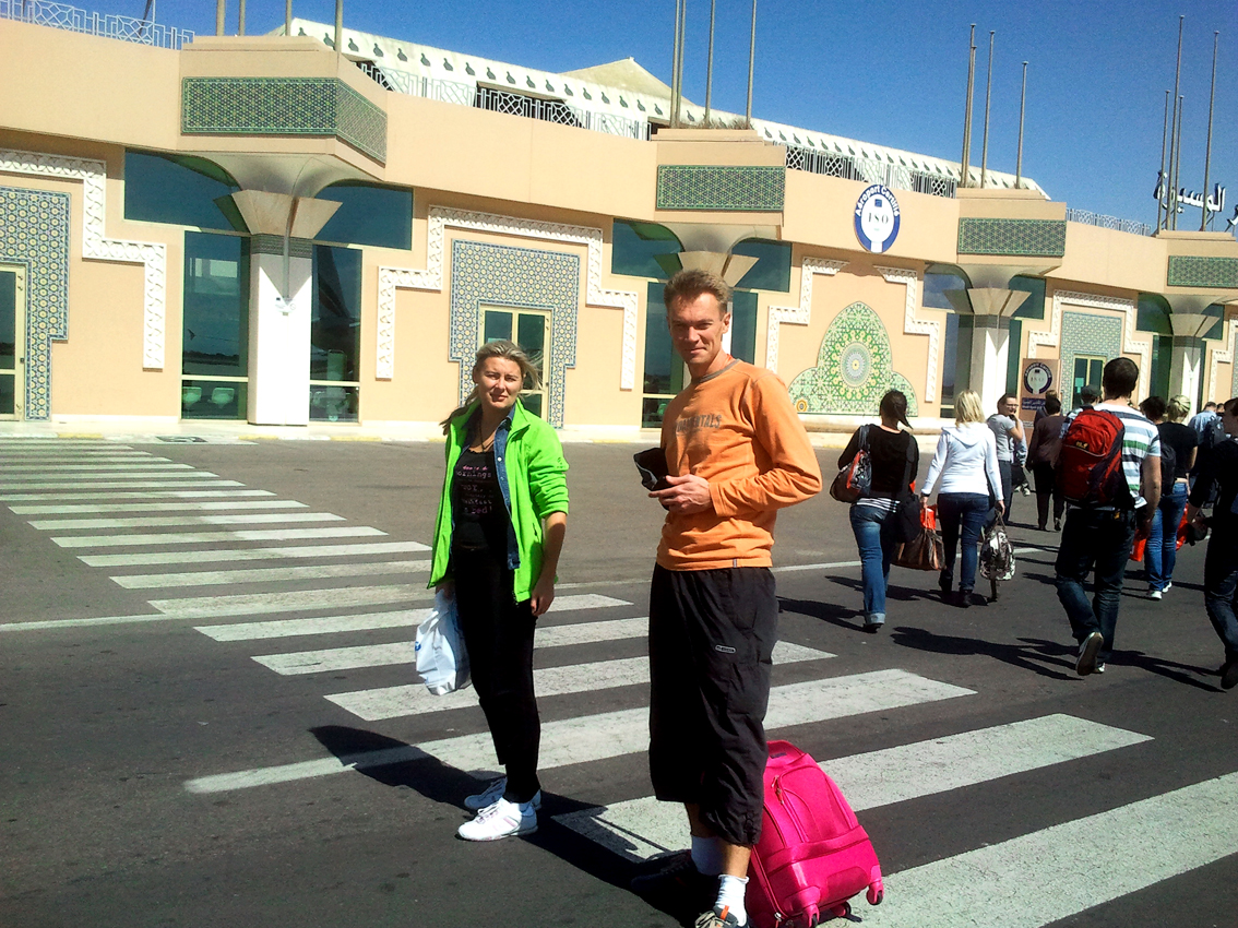 Renata i Michał na lotnisku w Agadirze