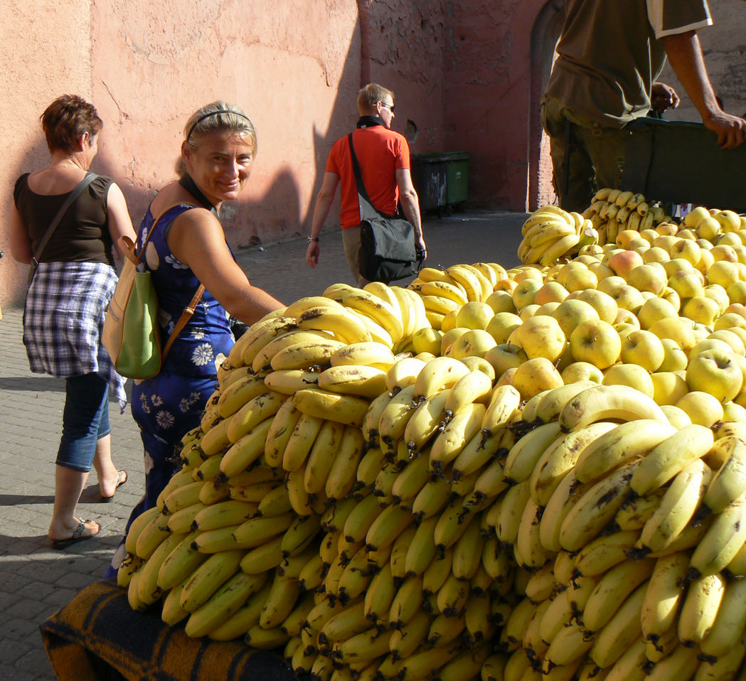 Handel owocami na suku