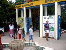 Renatka przed wejściem do Doliny Ptaków