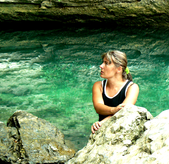 Renata przy �r�dle rzeki Sorgue