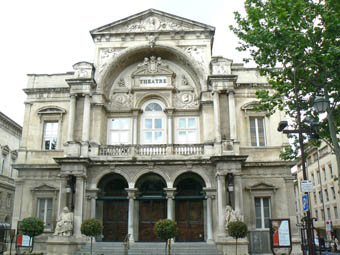 Teatr miejski na place de l'Horloge, w Awinionie, 2-05-2007