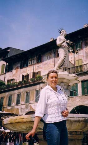 Lidka na Piazza dell' Erbe, przez Madonn z Werony