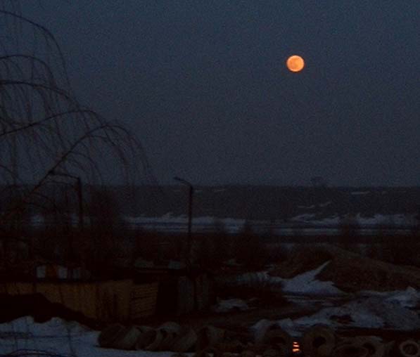 Pe�nia nad lotniskiem