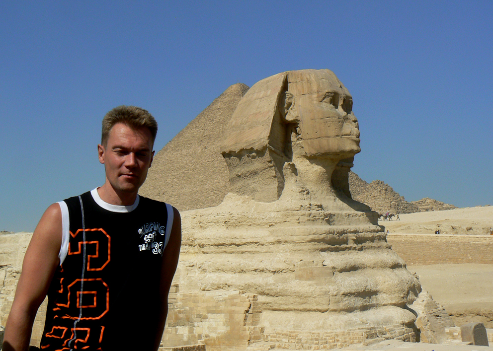 Michał przed Sfinksem