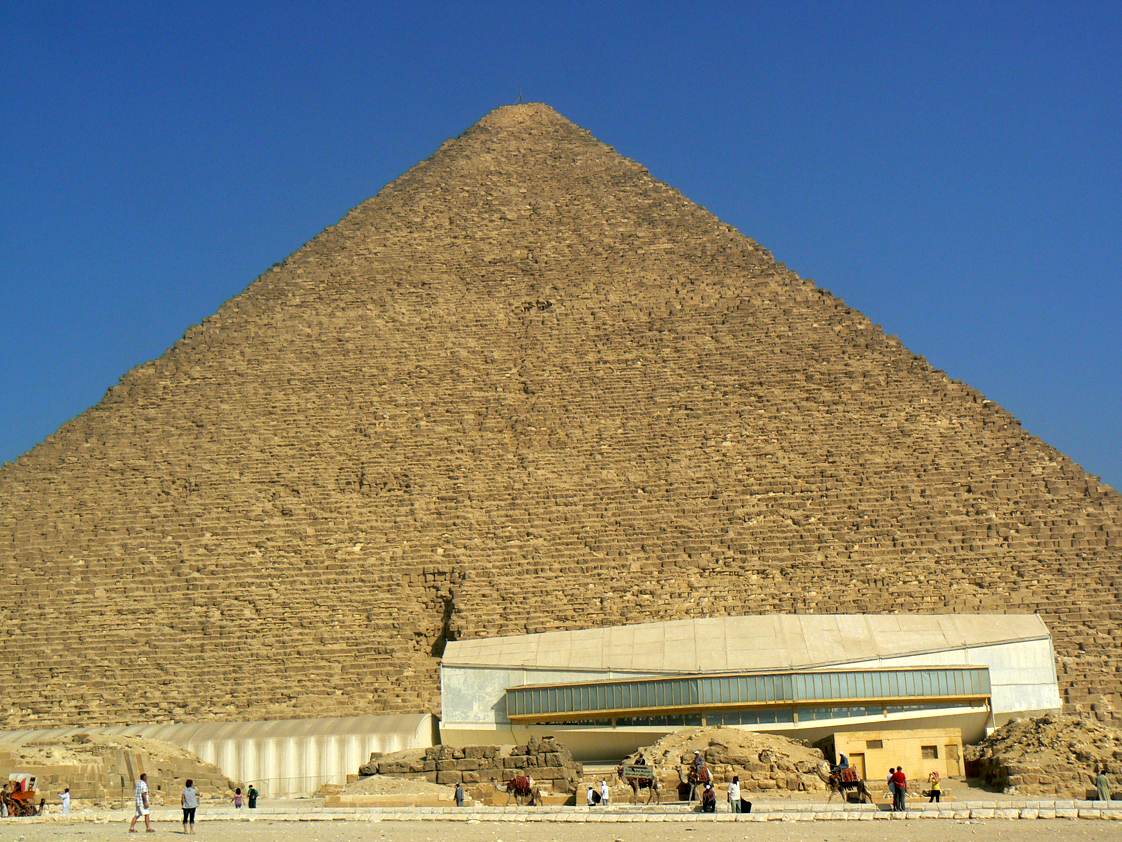 Piramida Chufu (Cheopsa) z muzeum barki