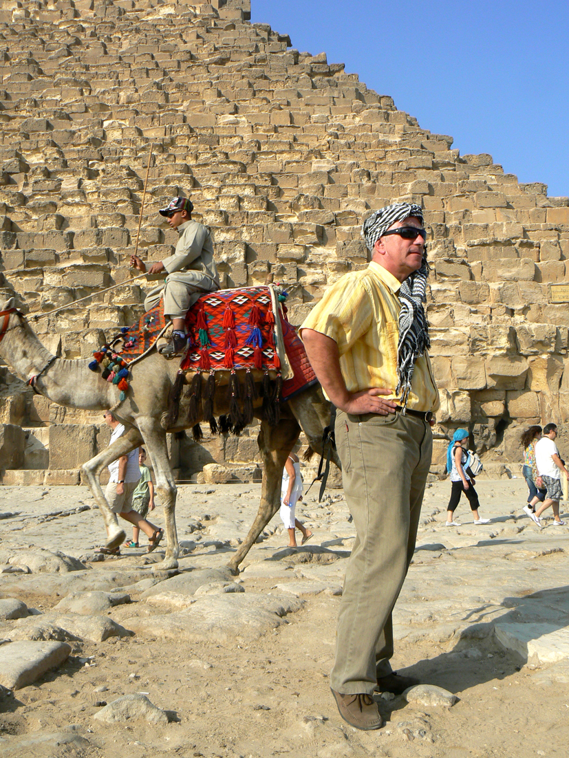 Maciek pod pidamidą Cheopsa