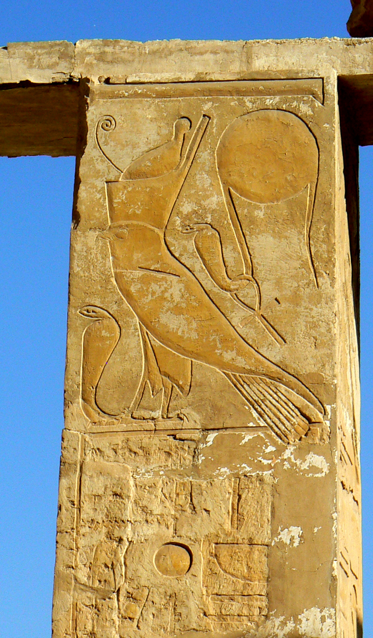 Hieroglify w Karnaku - fragment tytulatury królewskiej