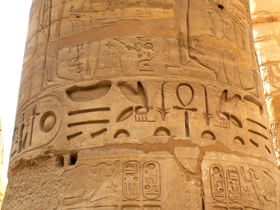 Hieroglify w Karnaku