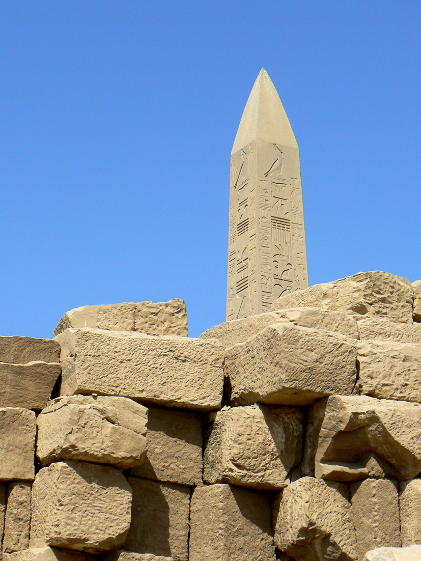 Obelisk w Karnaku