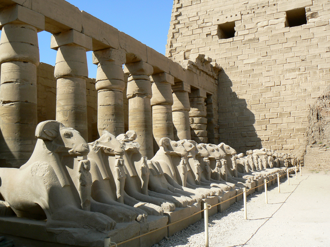 Kasrnak, aleja baranów