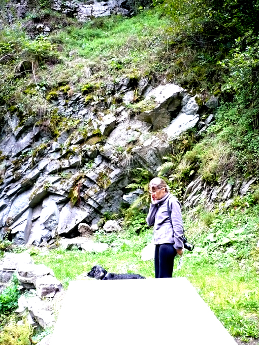 Renata przy ołtarzu ofiarnym