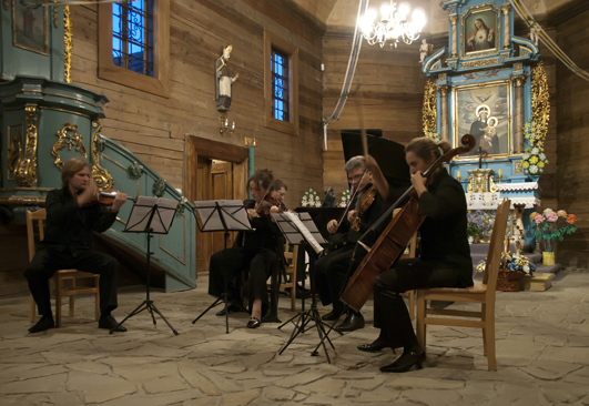 Koncert w Zubrzycy 22 sierpnia 2010, Bartłomiej Kominek i Kwartet Festiwalowy, fot. Renata Piżanowska