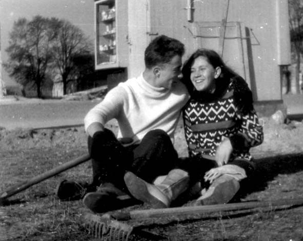 Ula G. i MP w Pasymiu, przerwa w pracach społecznych, 1968 :-(