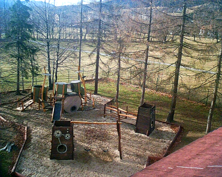 Plac zabaw w POSA, zdj. z komórki