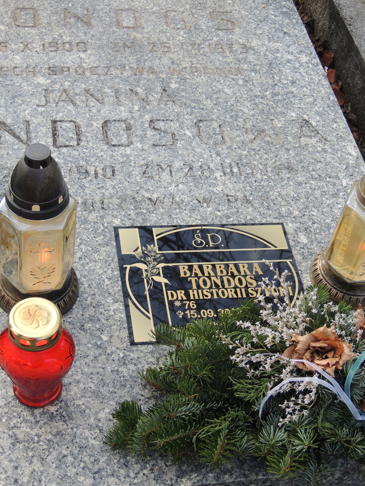 Basia Tondos. Świetna znawczyni budownictwa zakopiańskiego, autorka wielu publikacji na ten temat. Od lat poza Zakopanem, ale stąd się wywodziła i z tym miastem związana była najmocniej.