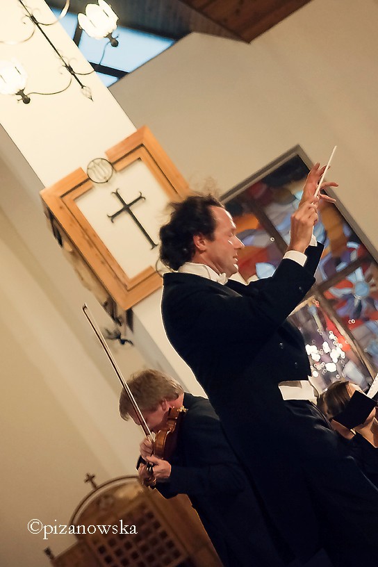 Dyrygent Massimiliano Caldi i skrzypek Łukasz Błaszczyk, 21 lipca 2012