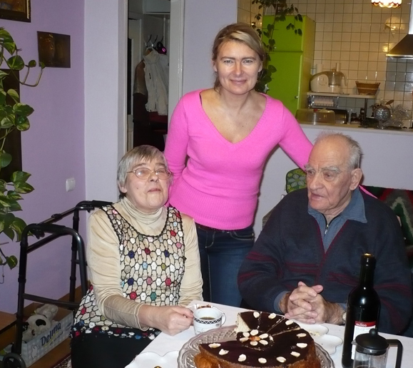 W Rzeszowie 27 grudnia 2012 - Renatka z Mamą i Dziadziem