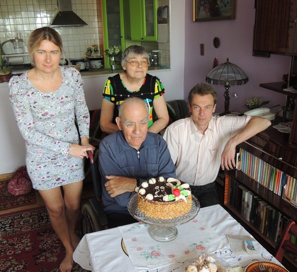 Renata, jej Mama, Michał, Dziadek