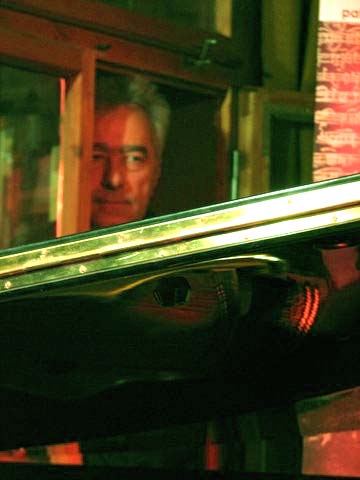 MP w Atmie - za oknem - 27-10-2006, na koncercie Zakopia�skiej Akademii Sztuki, for. Renata Pi�anowska