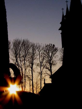 Przed�wi�teczny zach�d s�o�ca w Orawce, fot. Renata Pi�anowska