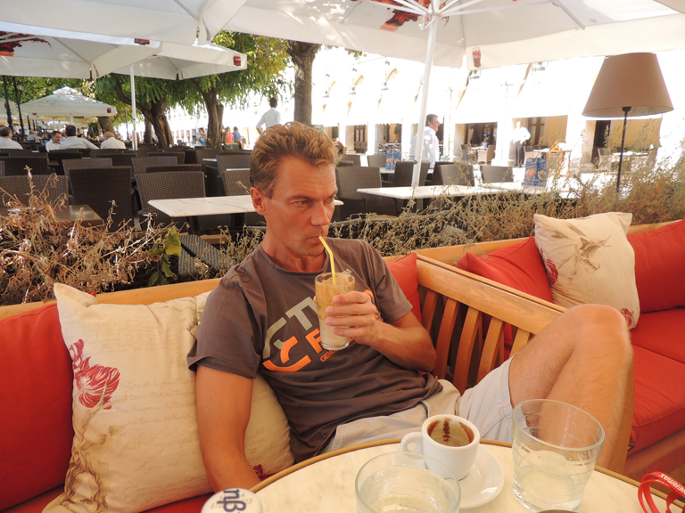 W Korfu na Espianadzie