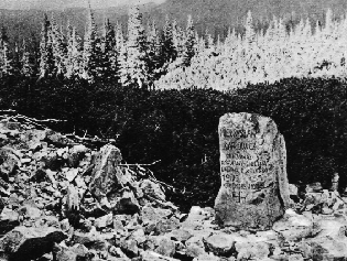 Kamie� Kar�owicza pod Ko�cielcem. Fot. J.M�odziejowski