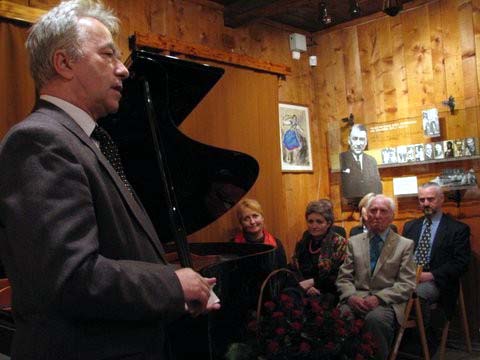 Koncert prowadzi� kustosz Atmy, Maciej Pinkwart, fot. Renata Pi�anowska