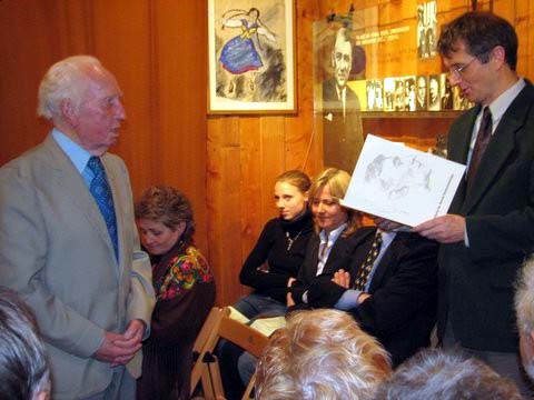 �yczenia w imieniu Fundacji Szymanowskiego sk�ada kierownik Atmy, Les�aw Dall