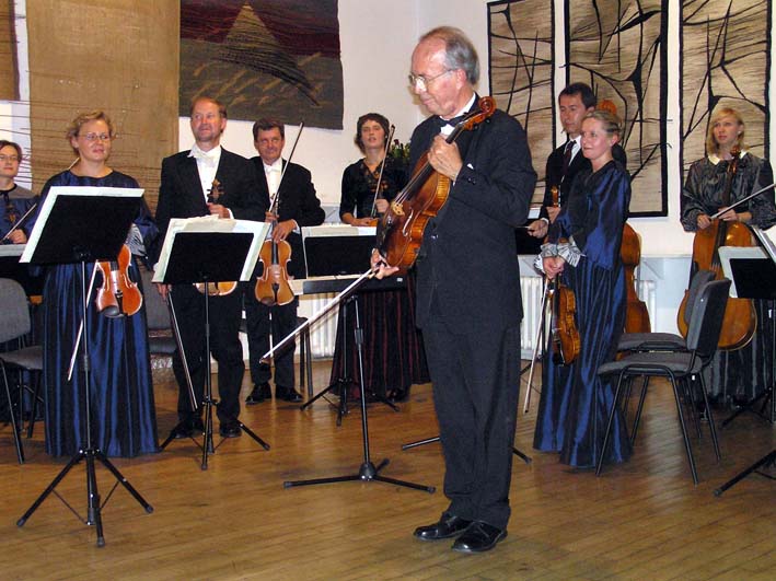 Stefan Kamasa z Tatrzask Orkiestr Klimatyczn w Zakopanem 2005